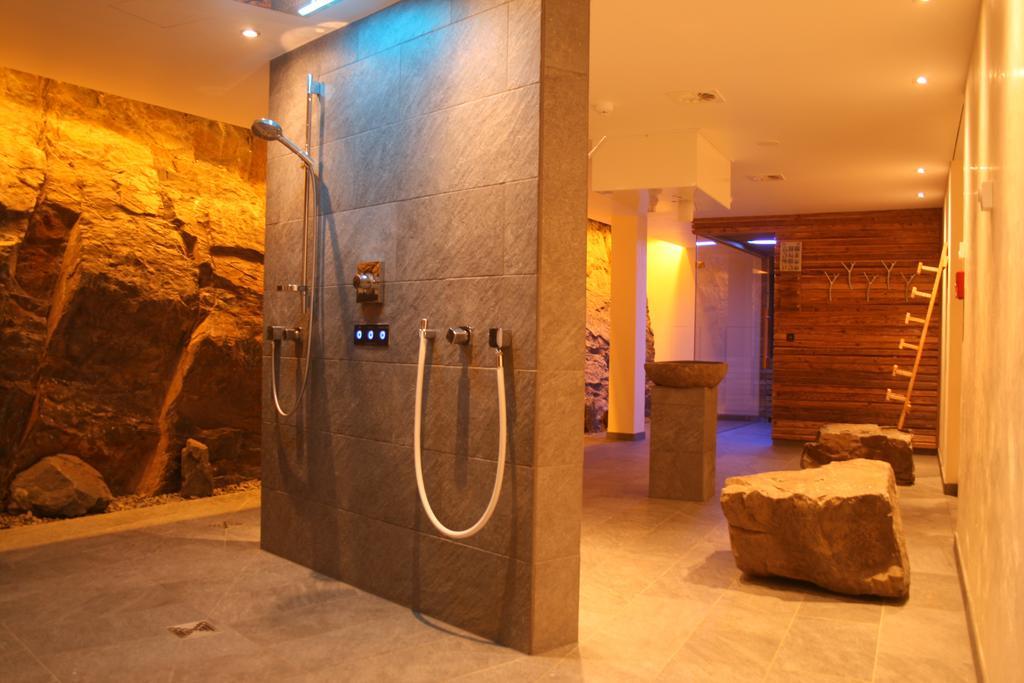 Logis Gourmet & Relax Hotel De La Sure エッシュ・シュル・シュール エクステリア 写真