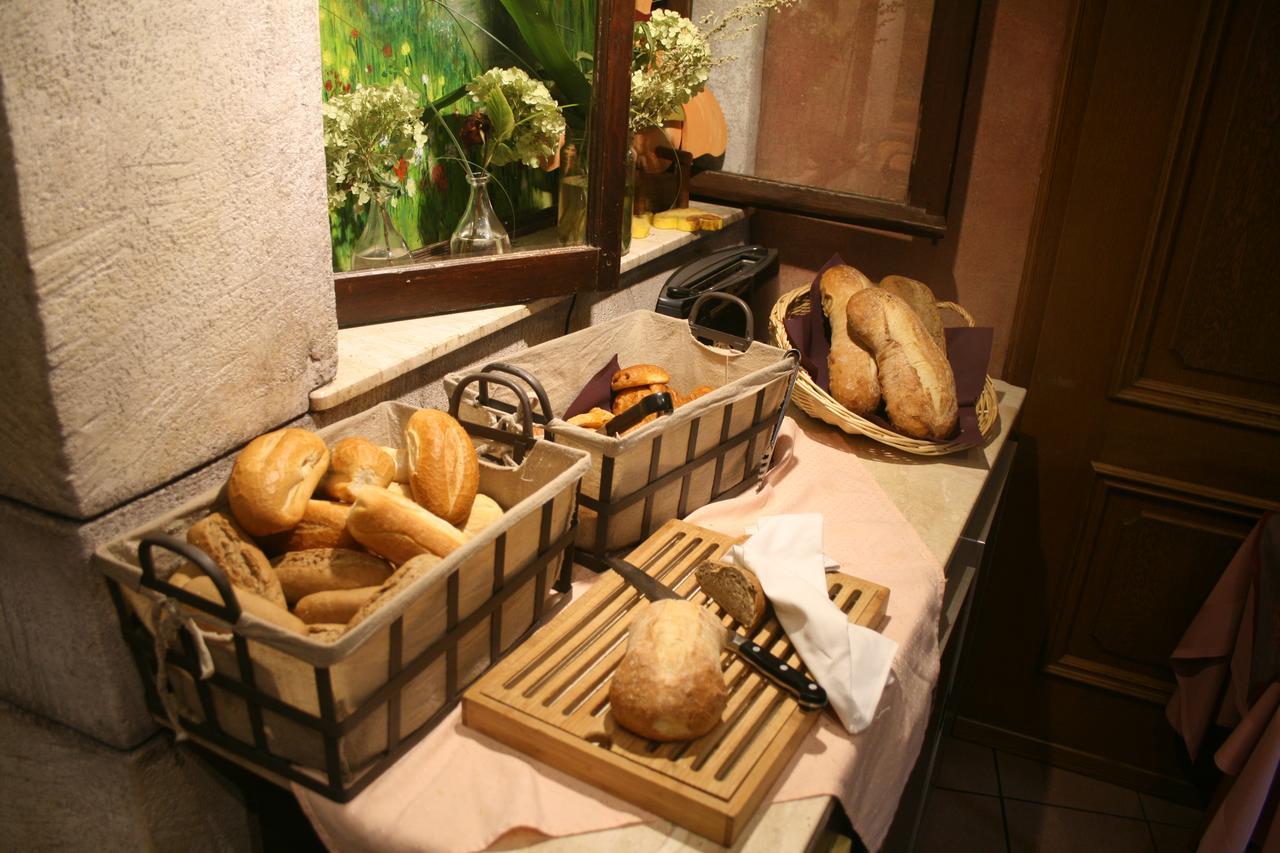 Logis Gourmet & Relax Hotel De La Sure エッシュ・シュル・シュール エクステリア 写真